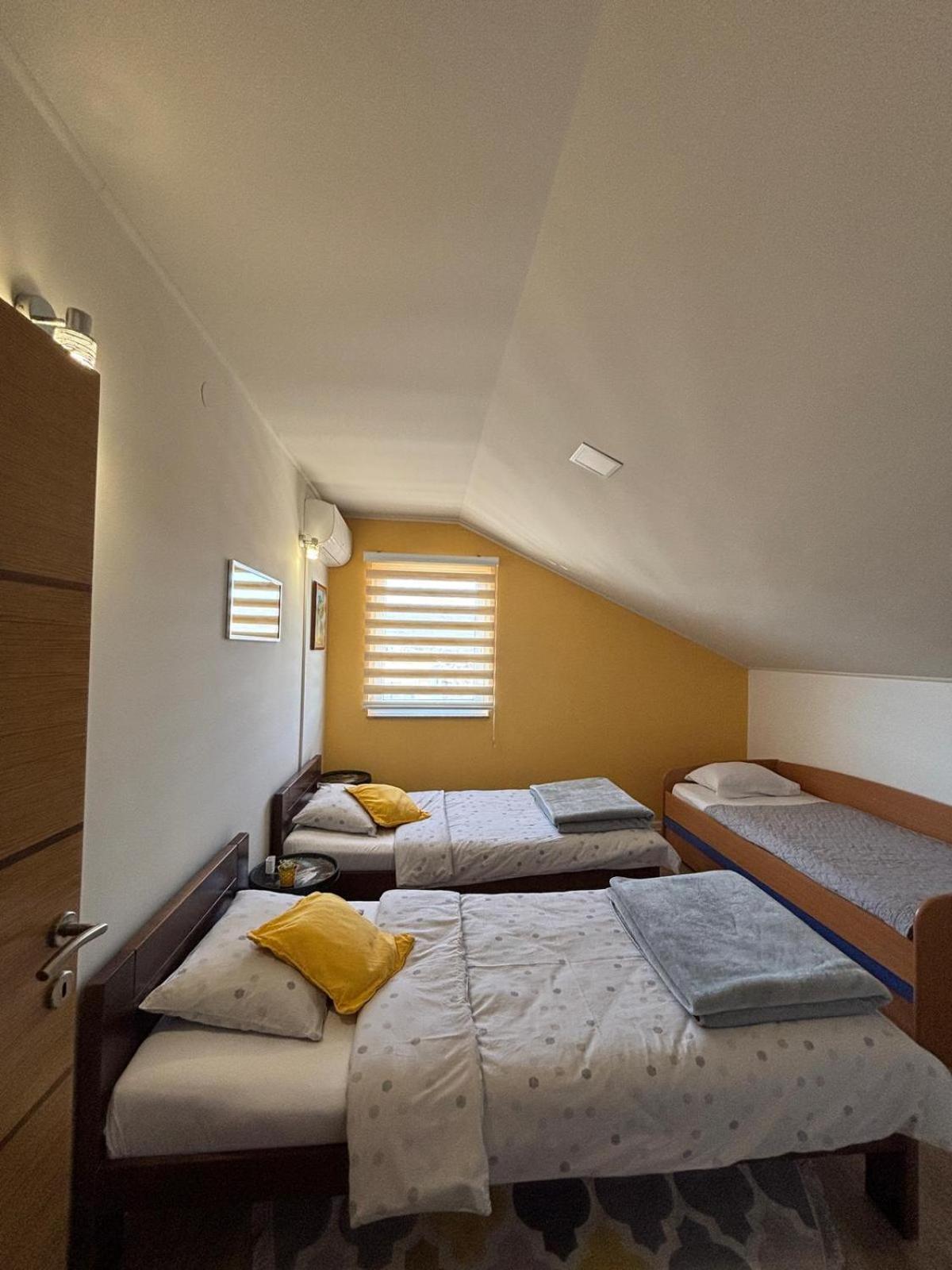 Sobe I Apartman R Bileca Ngoại thất bức ảnh